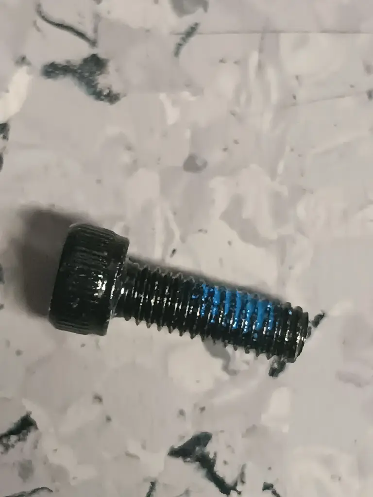 [RPU200013] SCREW M4X12 U2