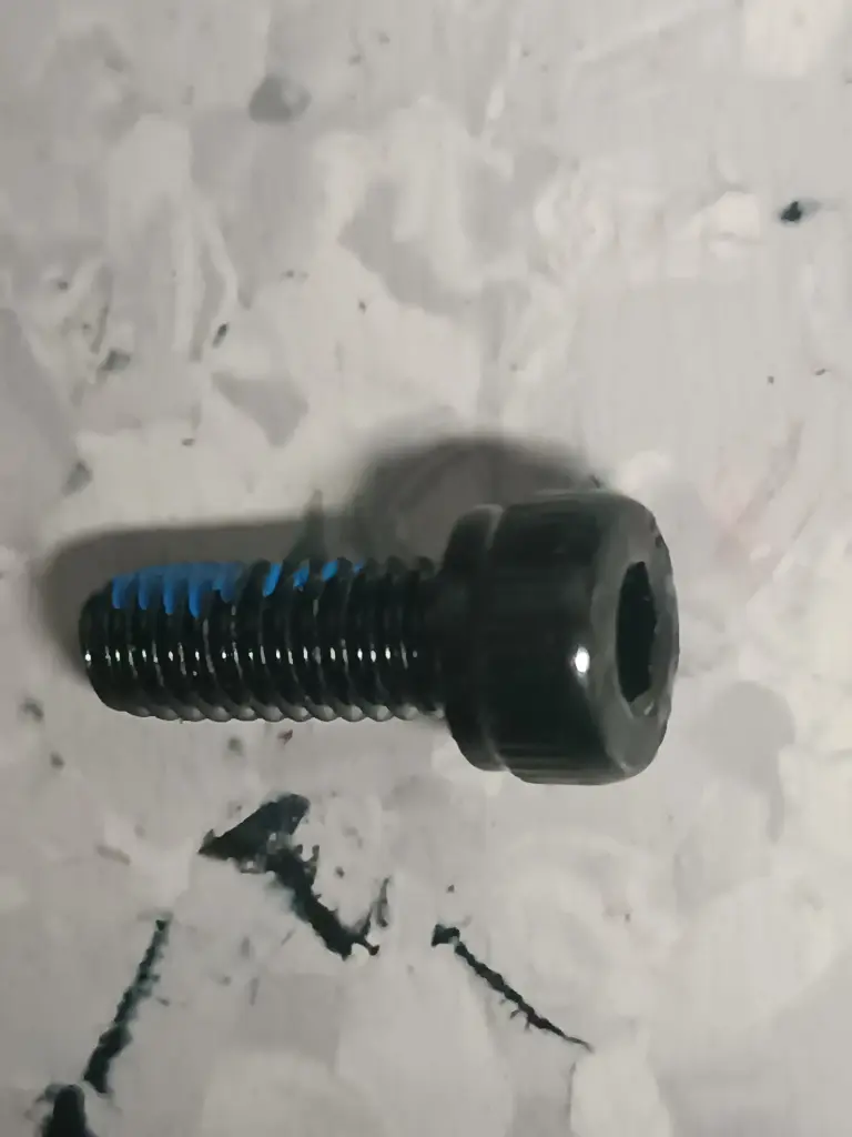 [RPU200012] SCREW M4X10 U2